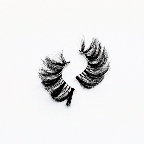 Klutch Kosmo Stunner 25mm Mink Lashes fanned out in a wispy, spaced design for bold, dimensional volume. Photographed on a white background with multiple angles to showcase curl and density.